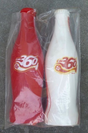 9718-1 € 3,00 coca cola plastic flesjes.jpeg